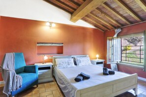 Superior-Apartment, 2 Schlafzimmer | Hochwertige Bettwaren, individuell eingerichtet, Verdunkelungsvorhänge