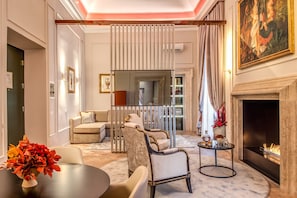 Luxury Suite, 1 King Bed with Sofa bed, City View