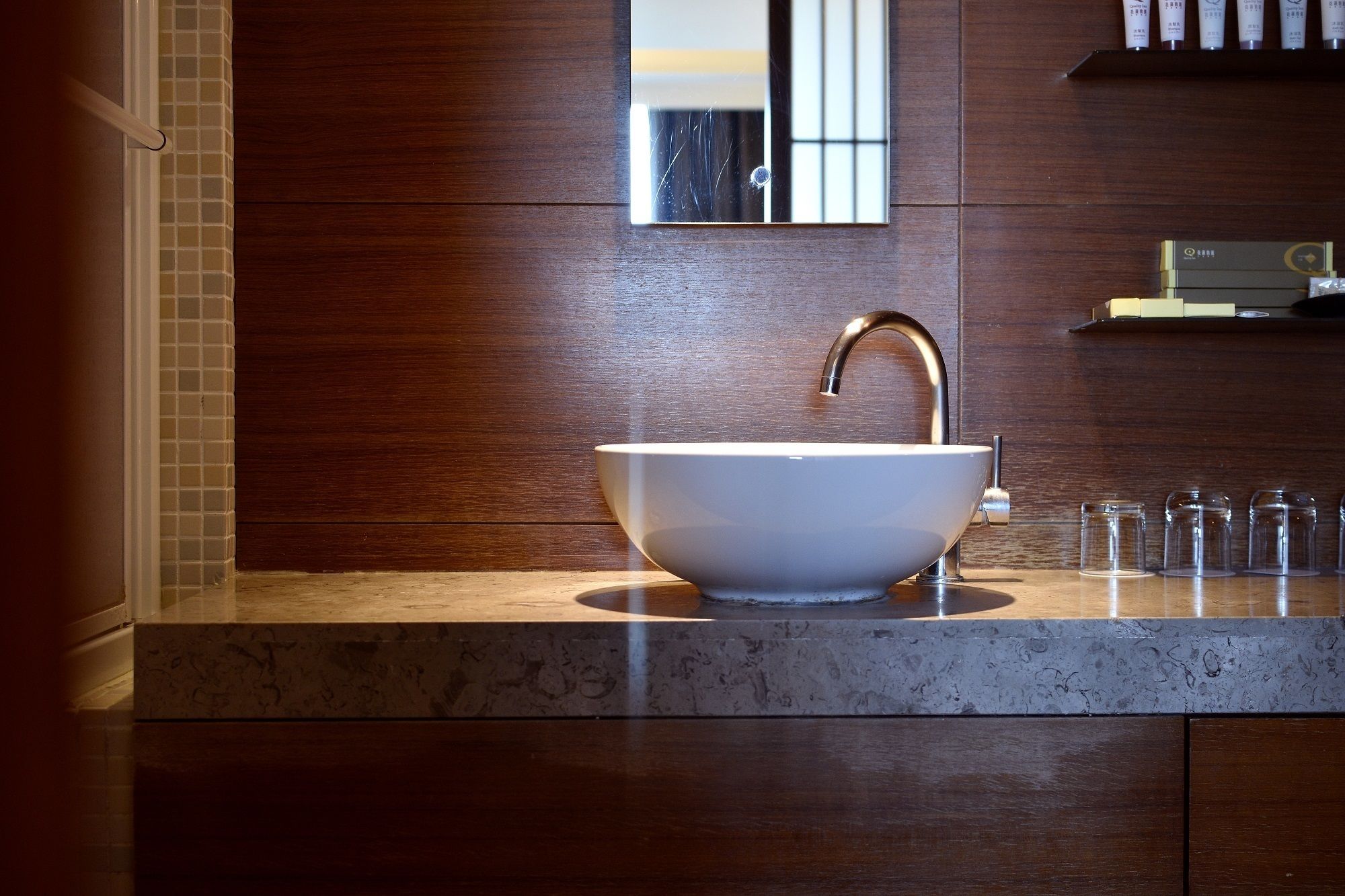 family room | minibar, desk, blackout curtains, free wifi