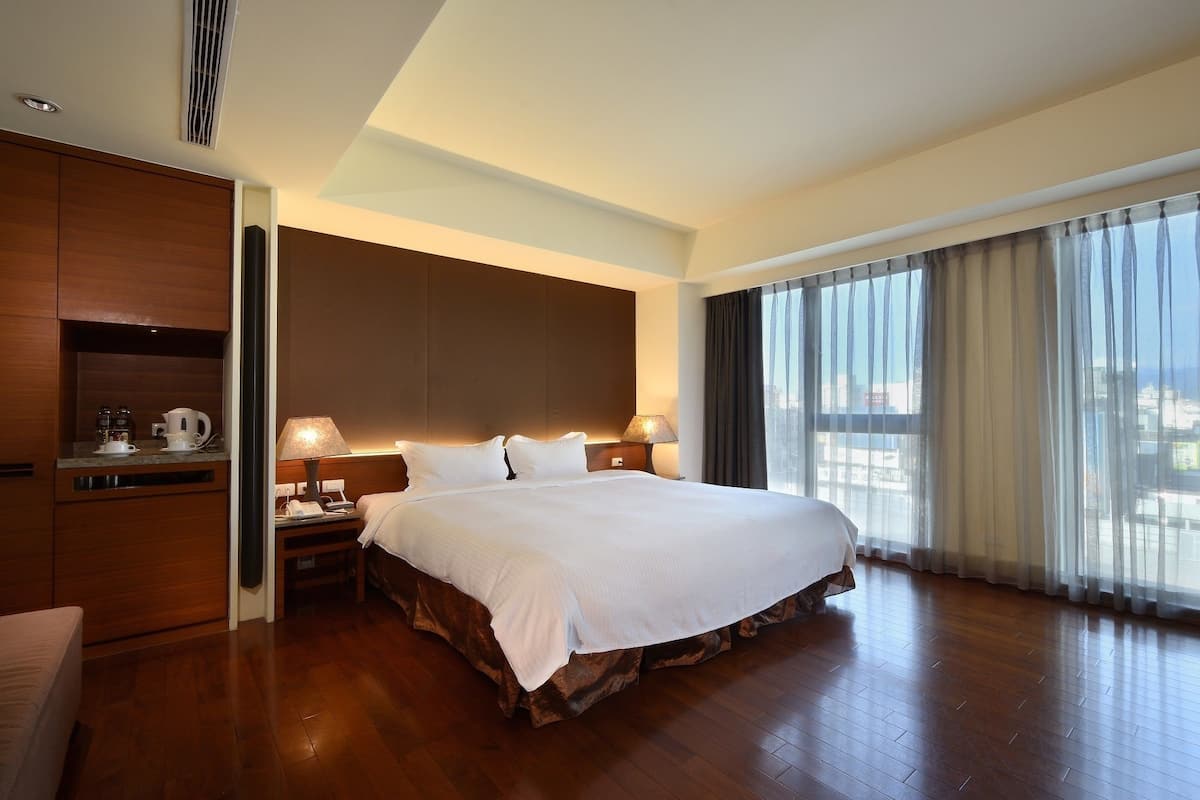 Executive Double | Minibar, desk, blackout drapes, free WiFi