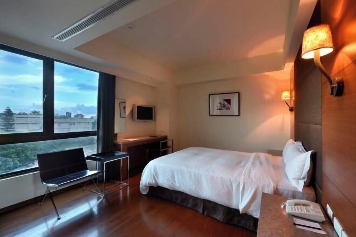 Minibar, desk, blackout curtains, free WiFi