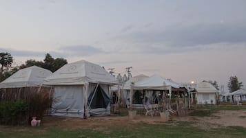 Esterni