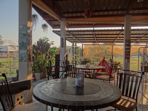 Café da manhã, almoço e jantar