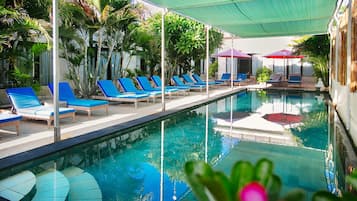Outdoor pool, pool loungers