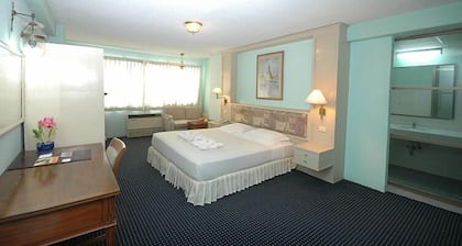 Lopburi Inn