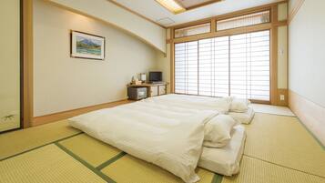 In-room safe, free WiFi, bed sheets