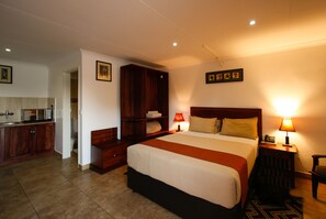 Double Room | In-room safe, desk, soundproofing, rollaway beds