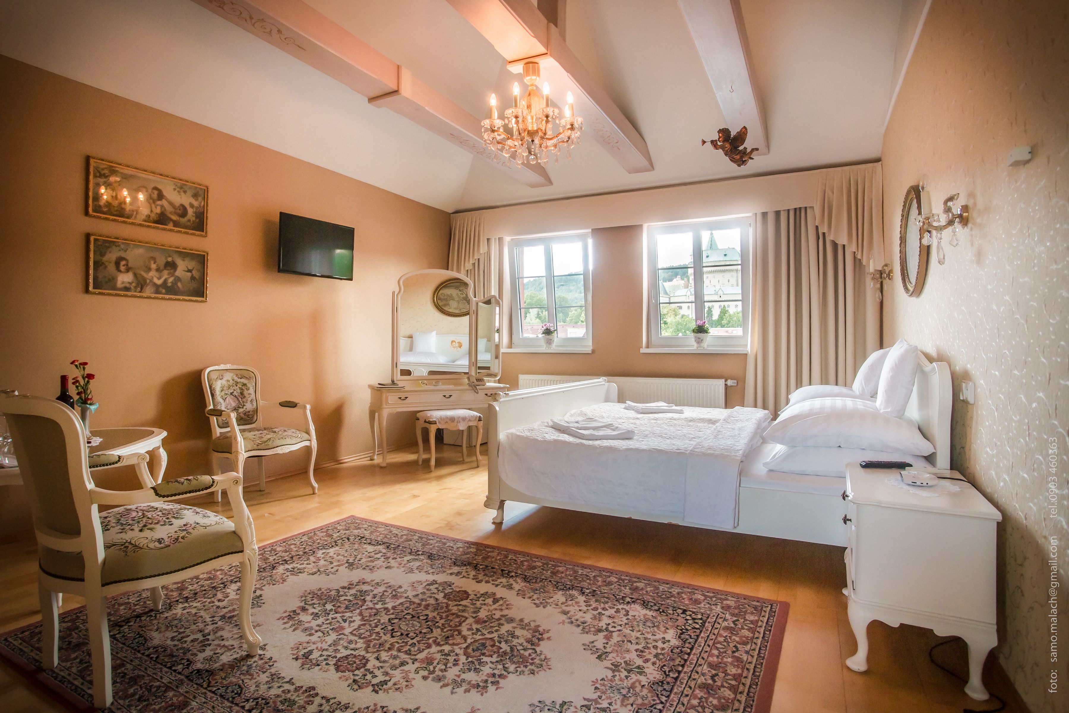 deluxe double or twin room | hypo-allergenic bedding, minibar, individually decorated