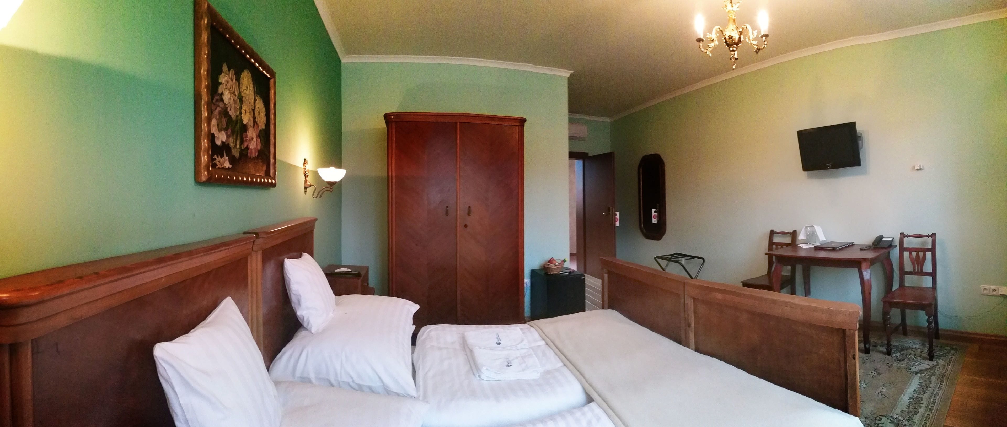 Ropa de cama hipoalergénica, minibar y decoración personalizada 