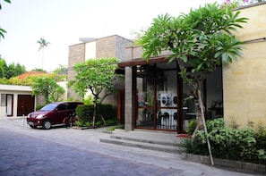 Exterior - Puri Mesari Suites (Denpasar)