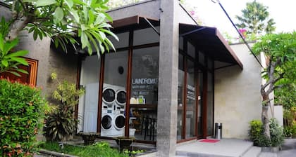 Puri Mesari Suites