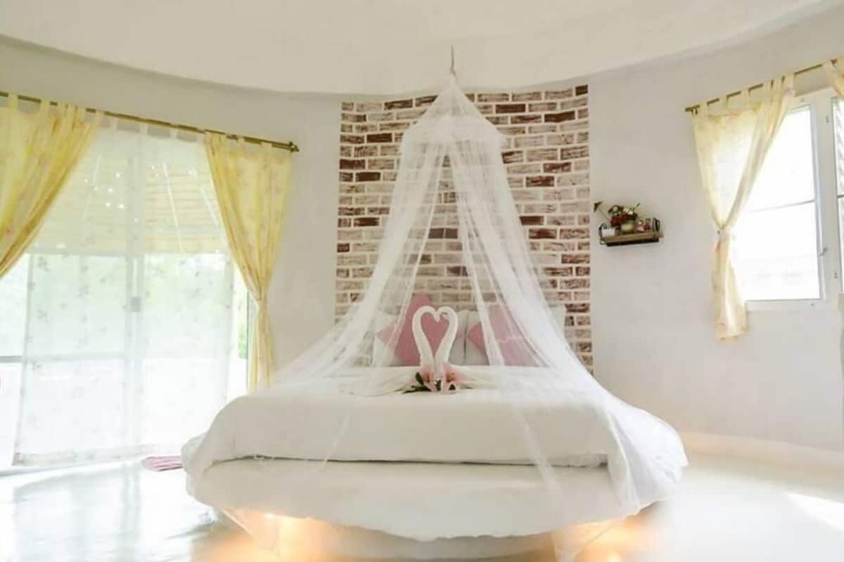 Free minibar, individually decorated, individually furnished