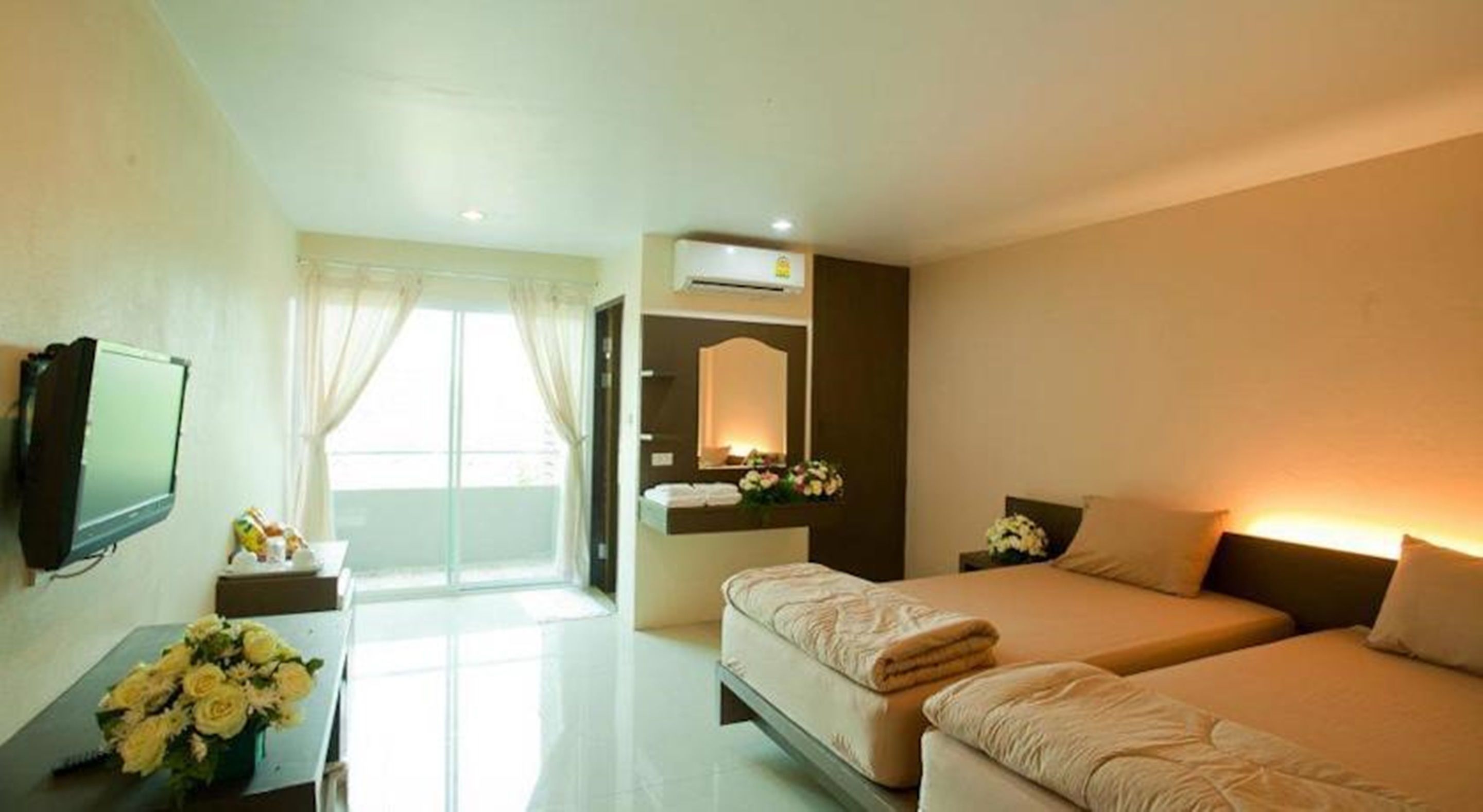 Minibar, wifi gratis y ropa de cama 