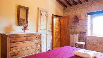 1 bedroom, free cots/infant beds, free WiFi