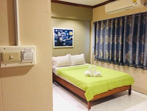 Standard Double Room, Air Conditioned | Desk, free WiFi - Nett Hotel (Lop Buri)