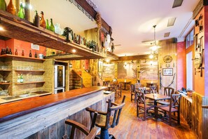 Bar (en la propiedad)