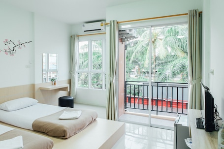 Twin Room | Desk, rollaway beds, free WiFi