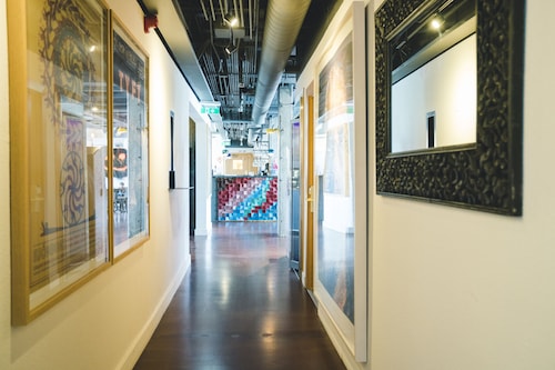 Base Hotel by Keflavik Airport