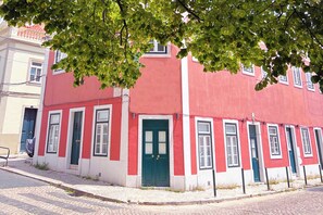 Front of property - CASA AMORA Studio Apartments (Lisbon)