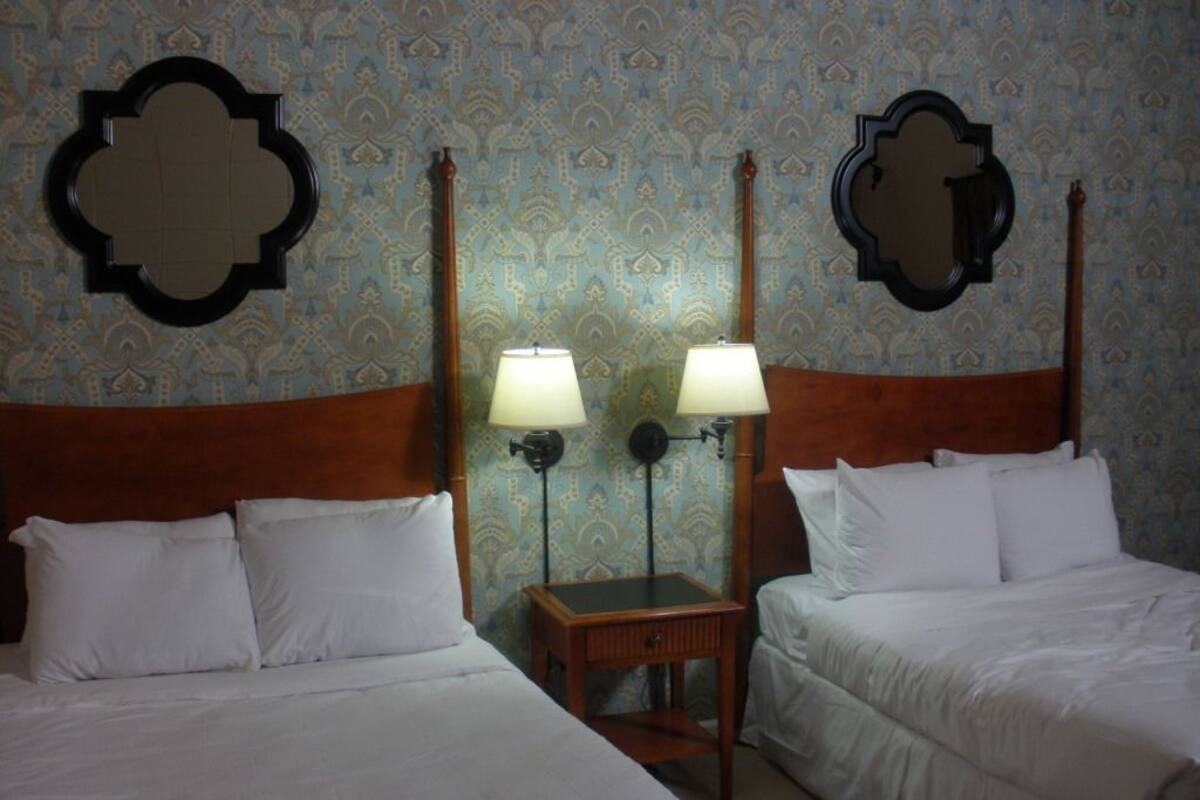 Phòng Deluxe, 2 giường đôi | Bàn ủi/dụng cụ ủi quần áo, truy cập Internet không dây miễn phí