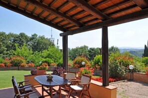 Porch - Villa Sabrina (San Gimignano)
