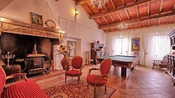 Villa, 5 Bedrooms | Living room | TV, fireplace