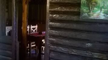 Cabane Romantique, 2 chambres, salle de bains attenante, vue montagne | Terrasse/Patio