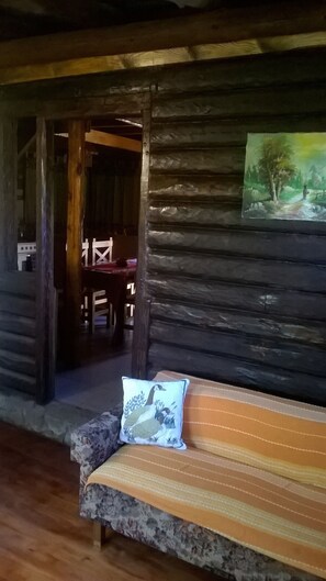 Cabane Romantique, 2 chambres, salle de bains attenante, vue montagne | Terrasse/Patio