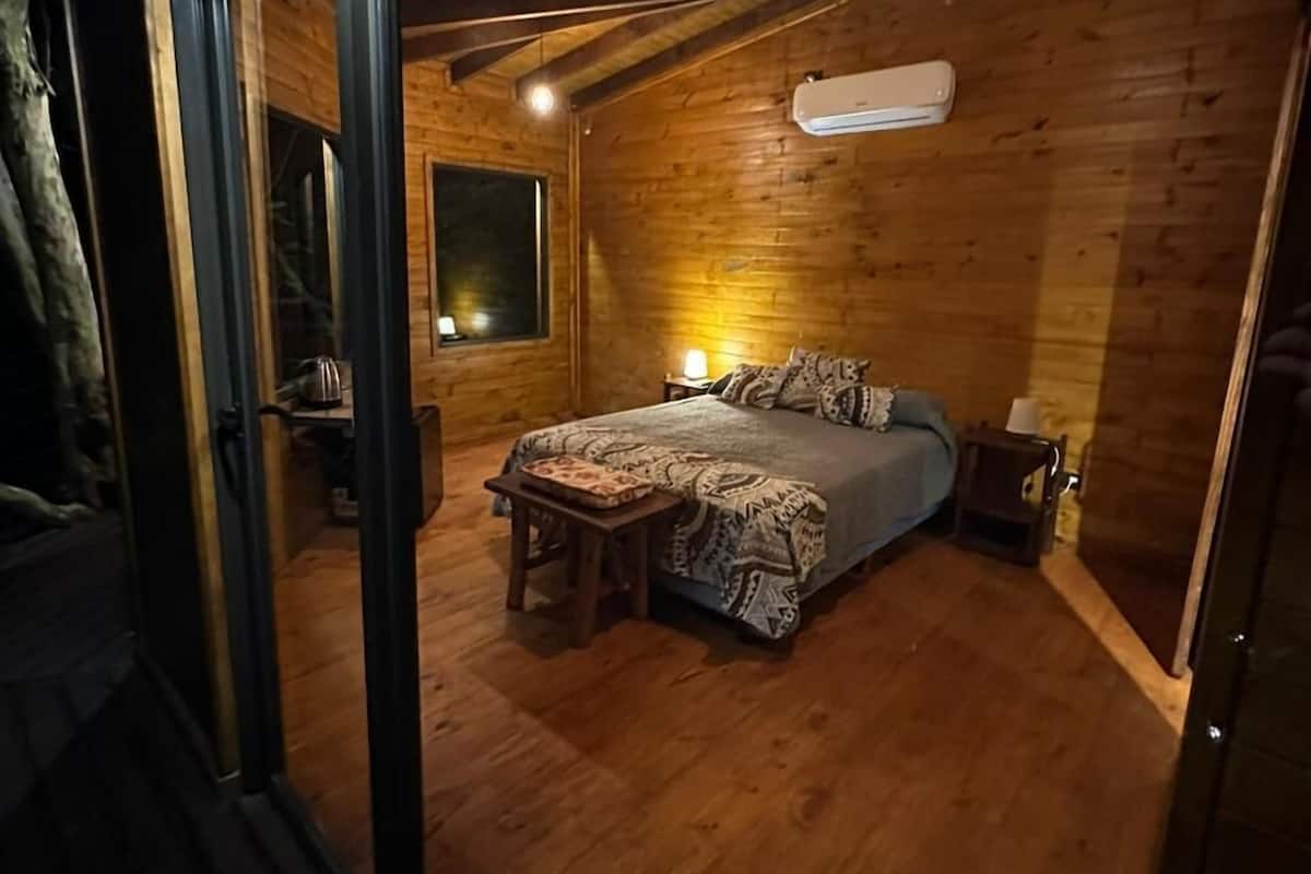 Minibar, coffres-forts dans les chambres, bureau, lits bébé (gratuits)