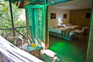 迷你吧、客房内保险箱、办公桌、免费婴儿床