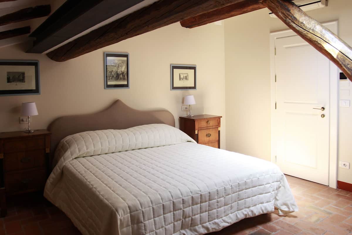 Loft | In-room safe, desk, free WiFi