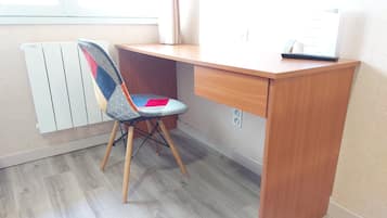 Quadruple Duplex Room | Desk, laptop workspace, free WiFi, bed sheets
