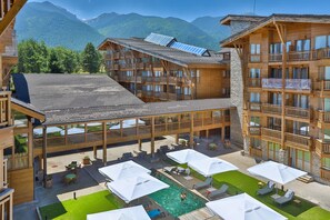 Deluxe suite, 2 slaapkamers | Terras