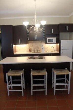 Family Cottage, 2 Bedrooms | Private kitchen | Full-size fridge, microwave, oven, stovetop - Swellendam Self Catering (Swellendam)