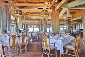 Restaurant - Pirin Golf & Country Club Apartment Complex (Razlog)