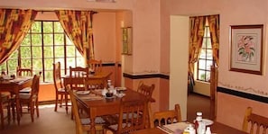 Bữa sáng kiểu Anh hàng ngày (60 ZAR/mỗi người)