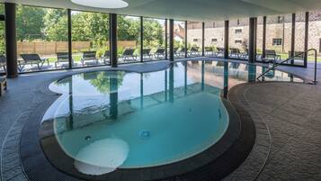 Indoor pool, pool loungers