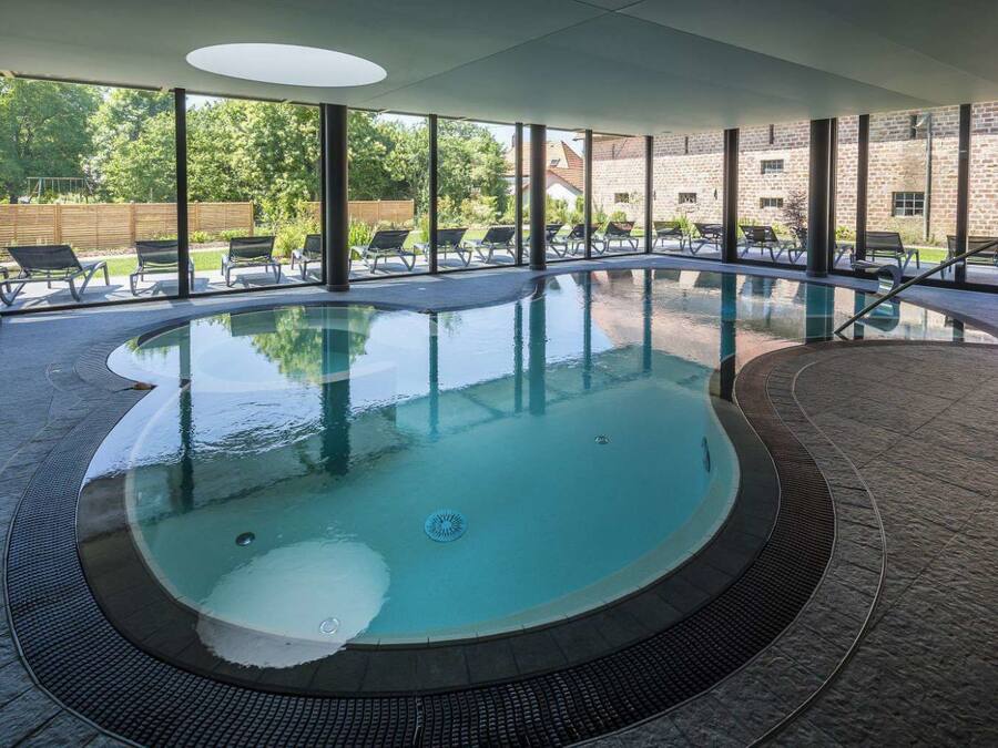 Indoor pool, sun loungers
