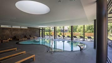 Indoor pool, pool loungers