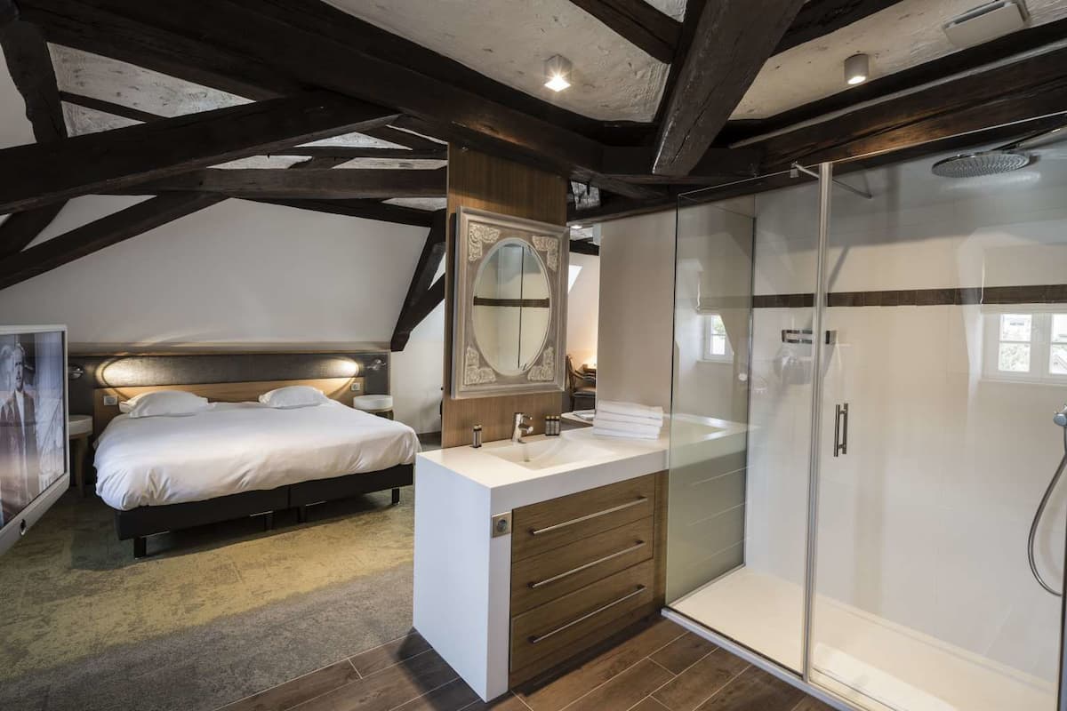 double room (cheval blanc) | minibar, in-room safe, desk, soundproofing