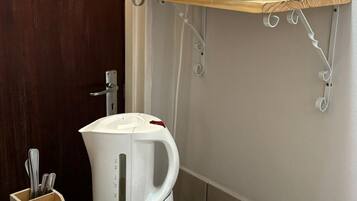 Room 3 | Free WiFi, bed sheets