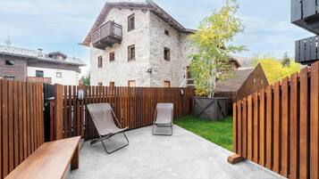 Deluxe Apartment, 1 Bedroom (5 Adults) | Terrace/patio