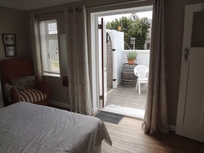 Terrace Room  | Down comforters, in-room safe, iron/ironing board, free WiFi - Walker Bay Manor (Hermanus)