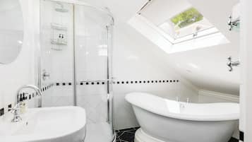 Deluxe-Zimmer, 1 Schlafzimmer | Badezimmer | Haartrockner, Handtücher