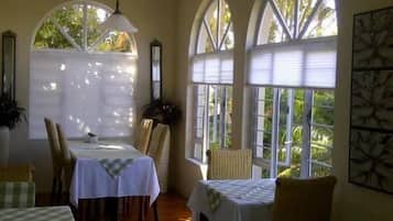 Café da manhã feito na hora todos os dias (ZAR 100 por pessoa)
