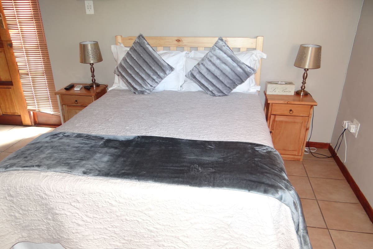 Habitación | Ropa de cama de alta calidad, caja fuerte, cunas gratuitas