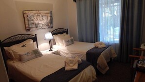 Unclassified image, 3 of 51, button - La Paix Guest House (Beaufort West)