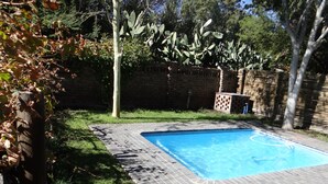 Unclassified image, 2 of 51, button - La Paix Guest House (Beaufort West)