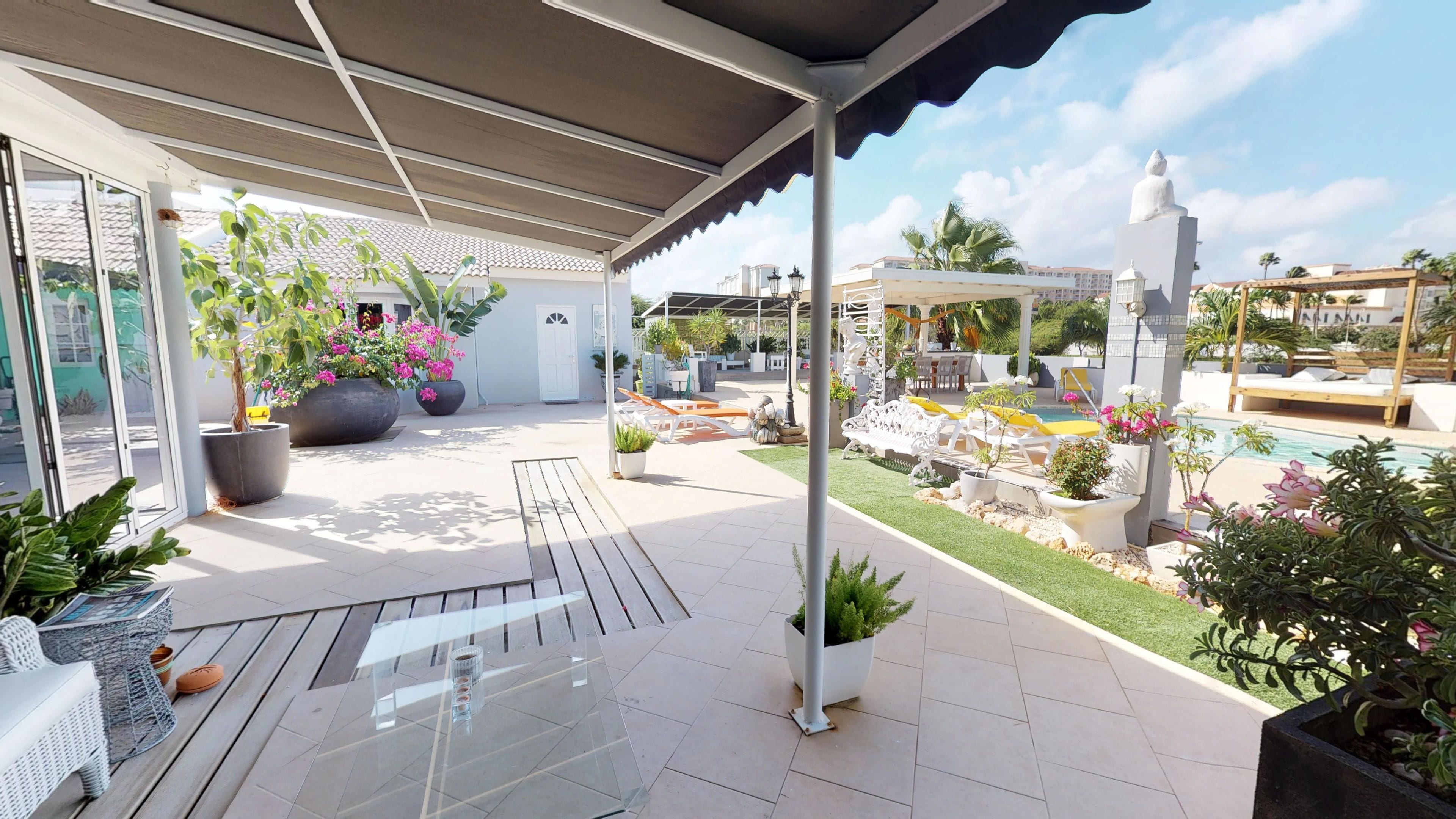 슈피리어 스위트, 킹사이즈침대 1개, 수영장 전망 | 테라스/파티오