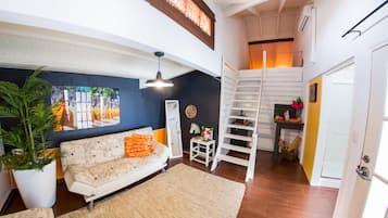 Loft, 1 Queen-Bett und Schlafsofa | Bügeleisen/Bügelbrett, kostenloses WLAN, Bettwäsche